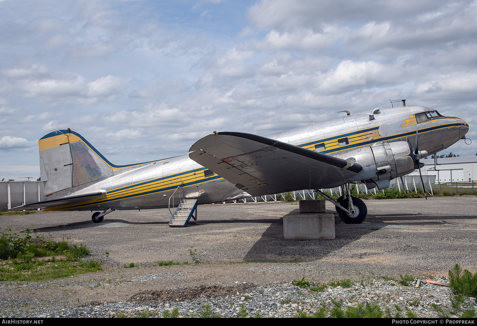 Aircraft Photo of CF-PWH | Douglas DC-3-277B | AirHistory.net #821119