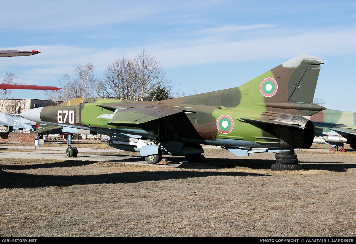 Aircraft Photo of 670 | Mikoyan-Gurevich MiG-23MF | Bulgaria - Air Force | AirHistory.net #821129