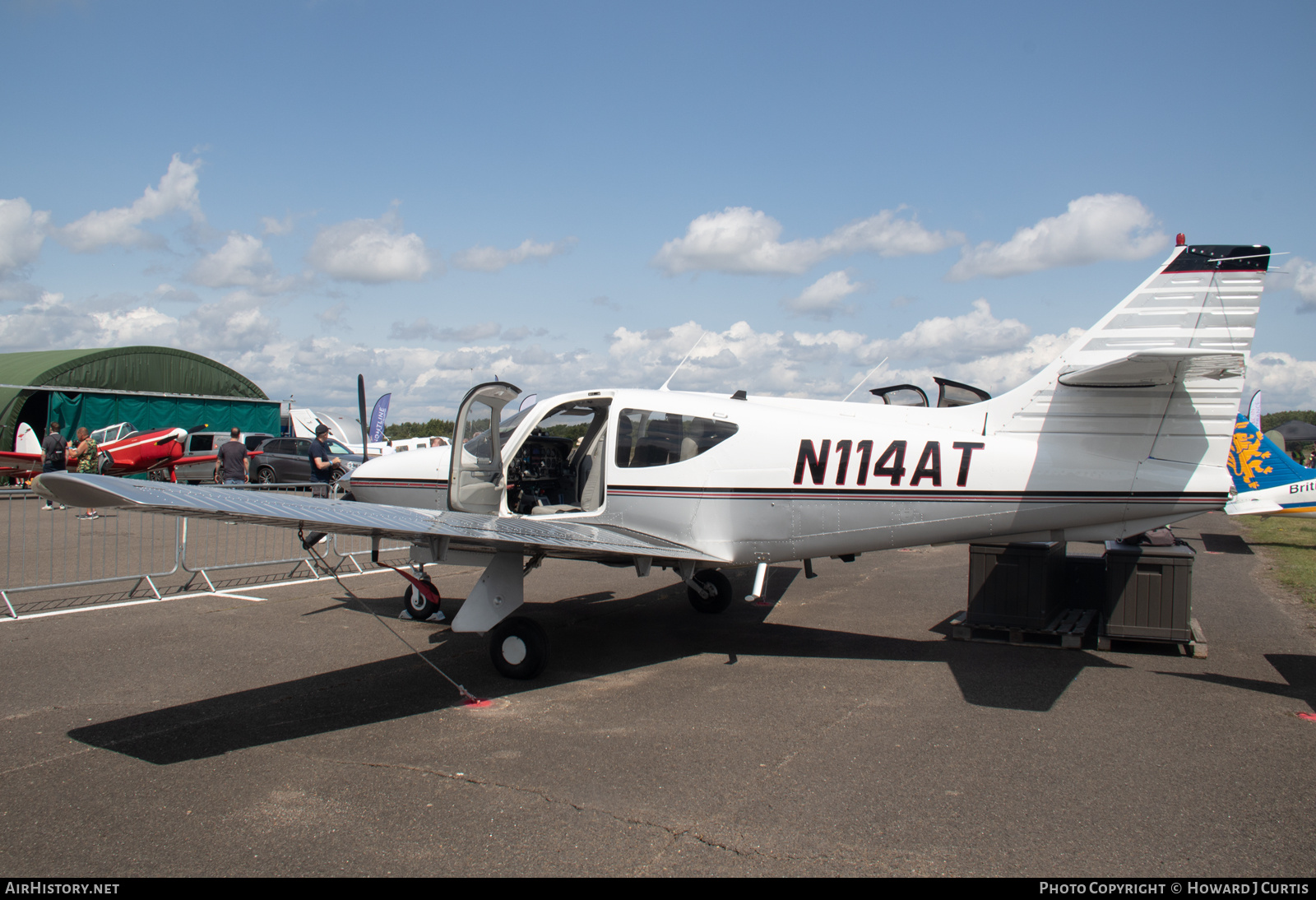 Aircraft Photo of N114AT | Commander 114AT | AirHistory.net #821171