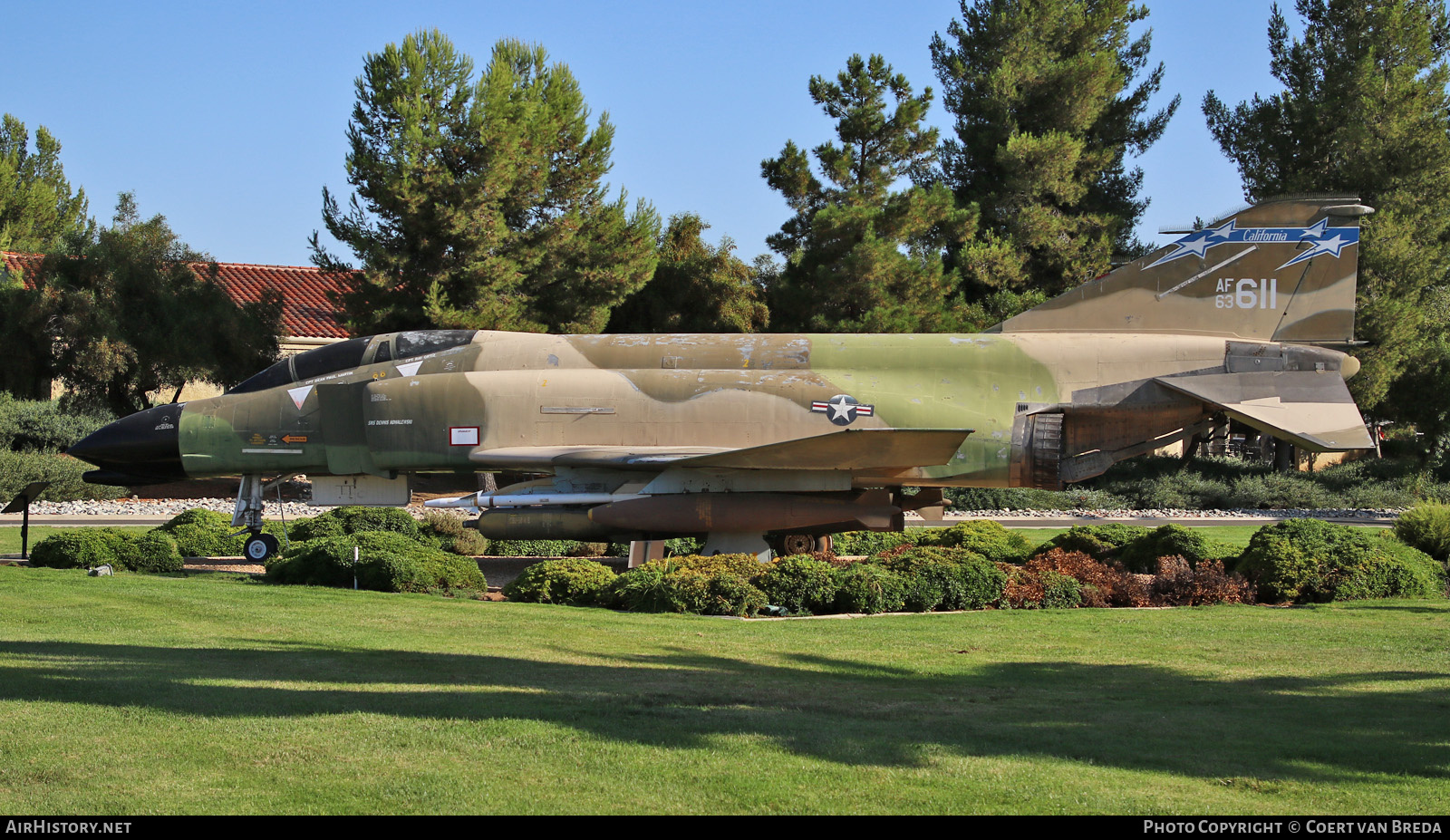 Aircraft Photo of 63-7611 / AF63-611 | McDonnell F-4C Phantom II | USA - Air Force | AirHistory.net #821219