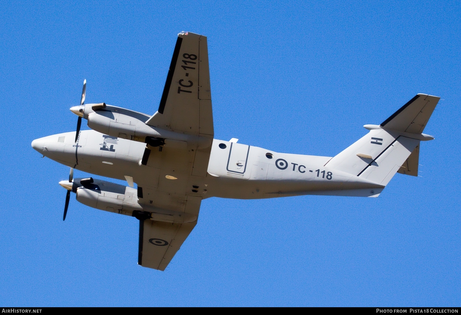 Aircraft Photo of TC-118 | Beech TC-12B Super King Air (A200C) | Argentina - Air Force | AirHistory.net #821312
