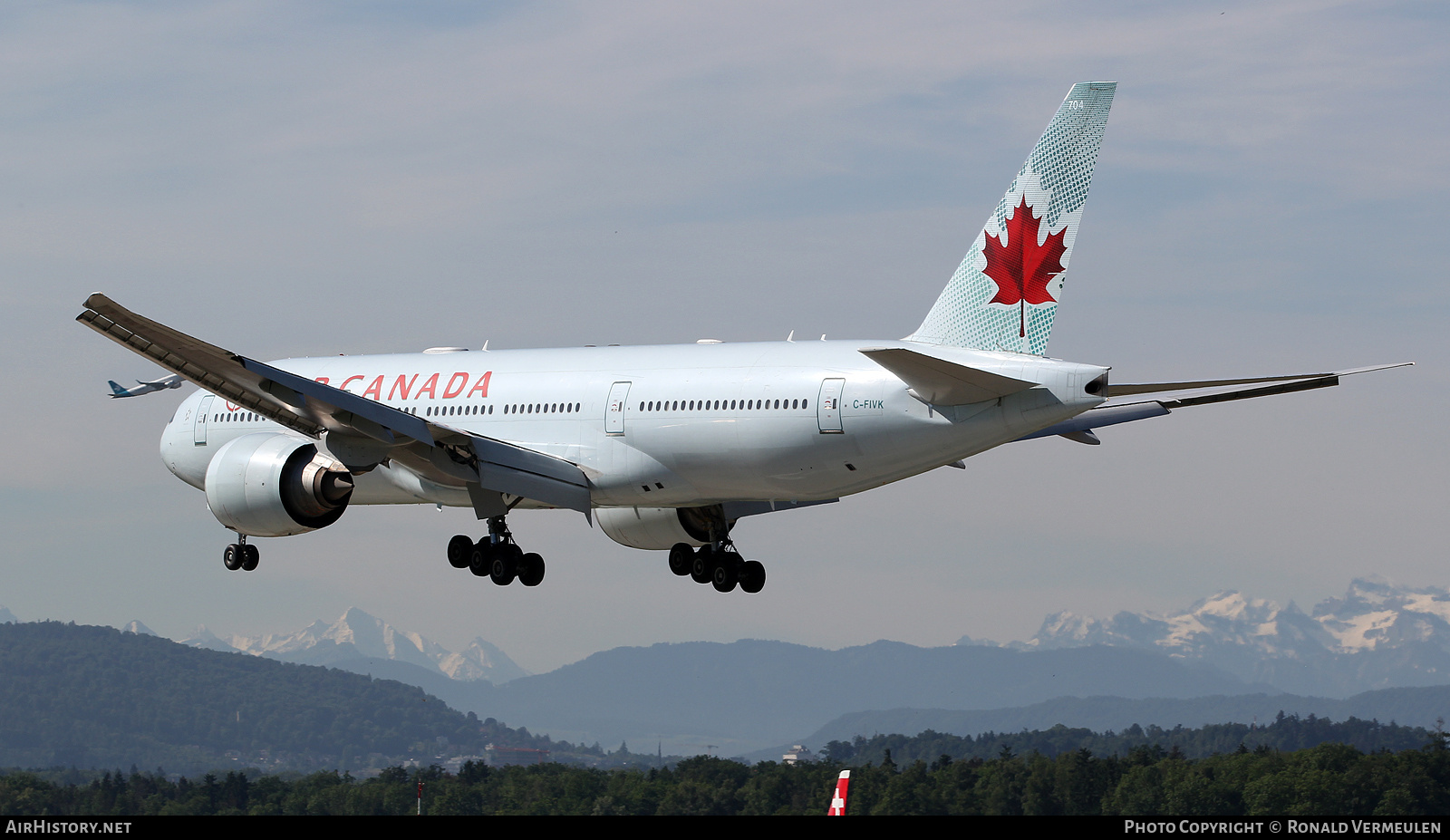 Aircraft Photo of C-FIVK | Boeing 777-233/LR | Air Canada | AirHistory.net #821355