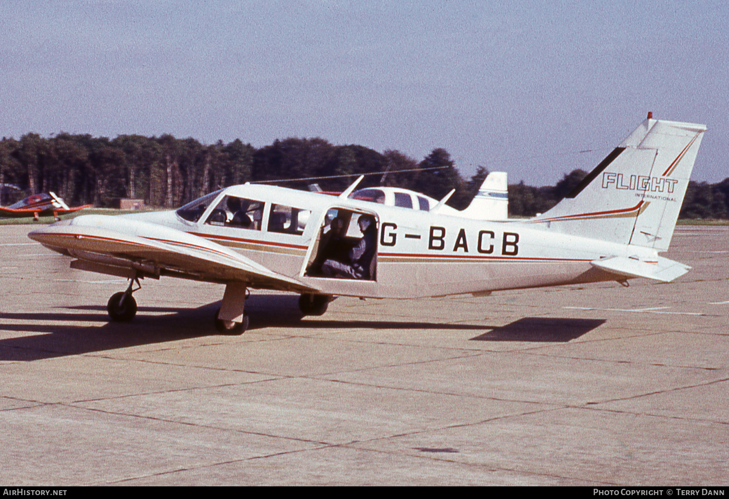 Aircraft Photo of G-BACB | Piper PA-34-200 Seneca | Flight International | AirHistory.net #821402