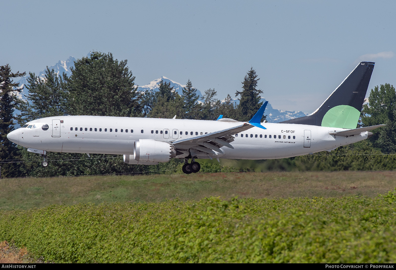 Aircraft Photo of C-GFOF | Boeing 737-8 Max 8 | Flair Airlines | AirHistory.net #821406