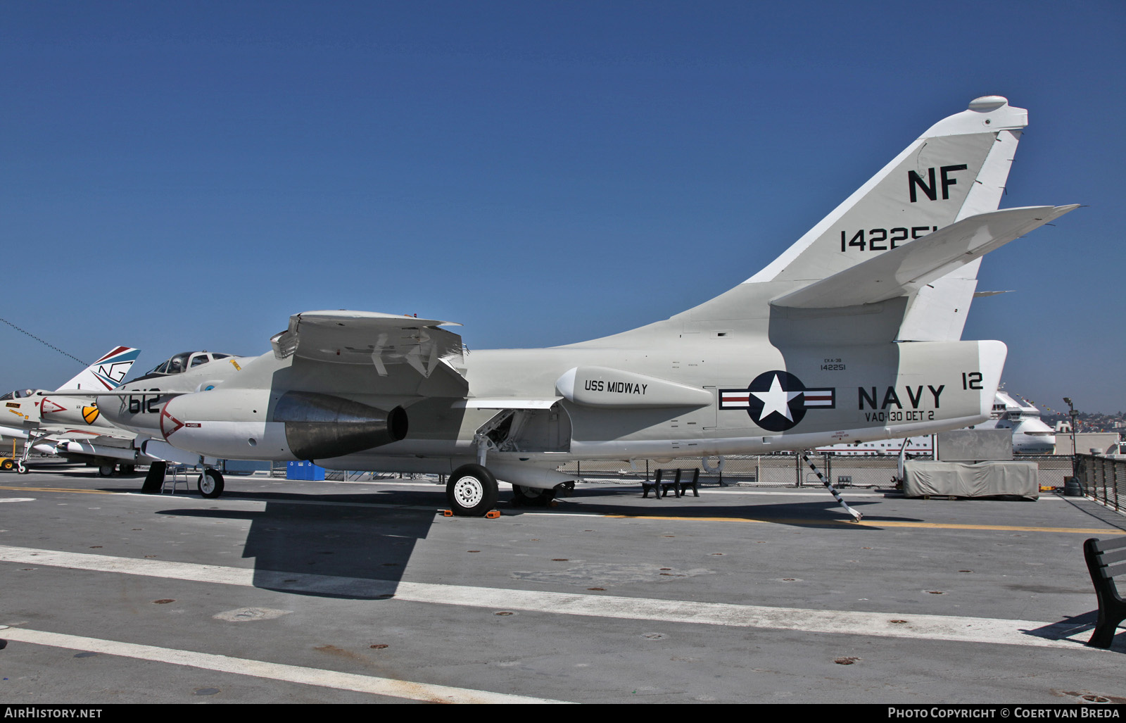 Aircraft Photo of 142251 | Douglas EKA-3B Skywarrior | USA - Navy | AirHistory.net #821448