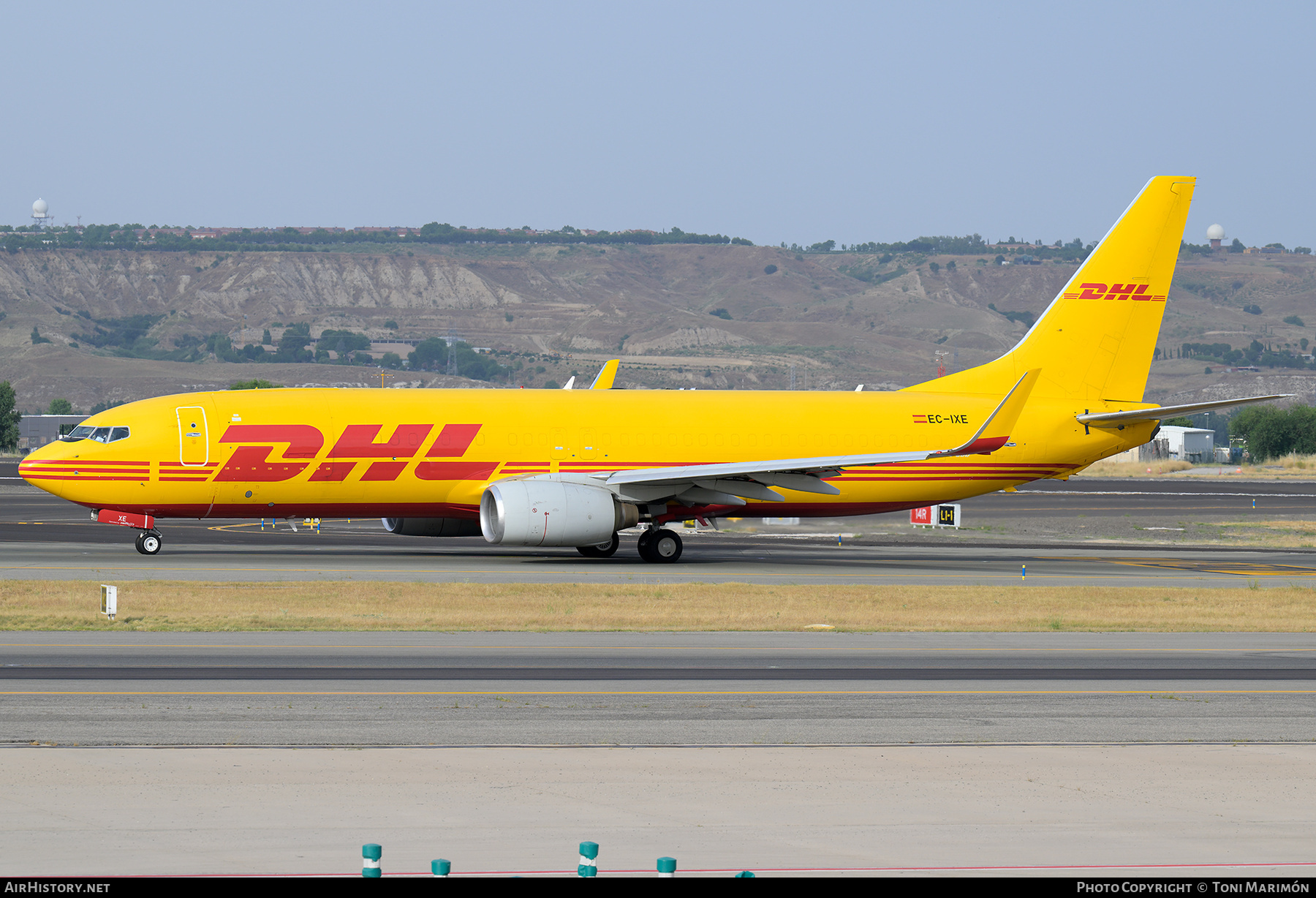Aircraft Photo of EC-IXE | Boeing 737-883(BDSF) | DHL International | AirHistory.net #821538