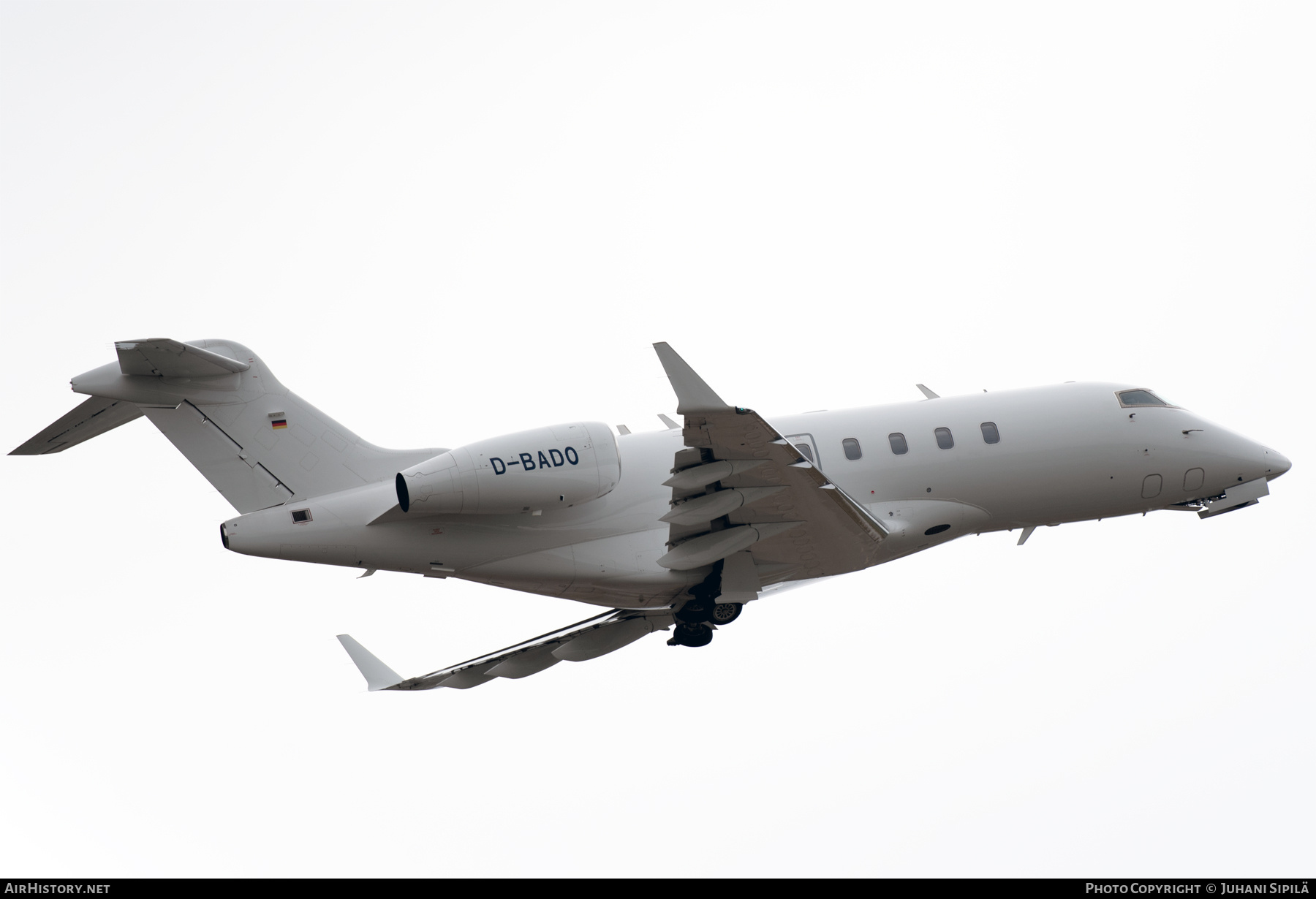 Aircraft Photo of D-BADO | Bombardier Challenger 300 (BD-100-1A10) | AirHistory.net #821583