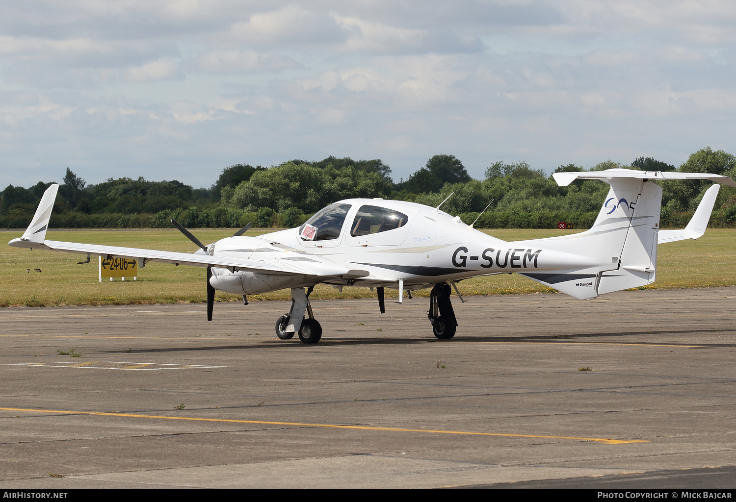 Aircraft Photo of G-SUEM | Diamond DA42 Twin Star | AirHistory.net #821595