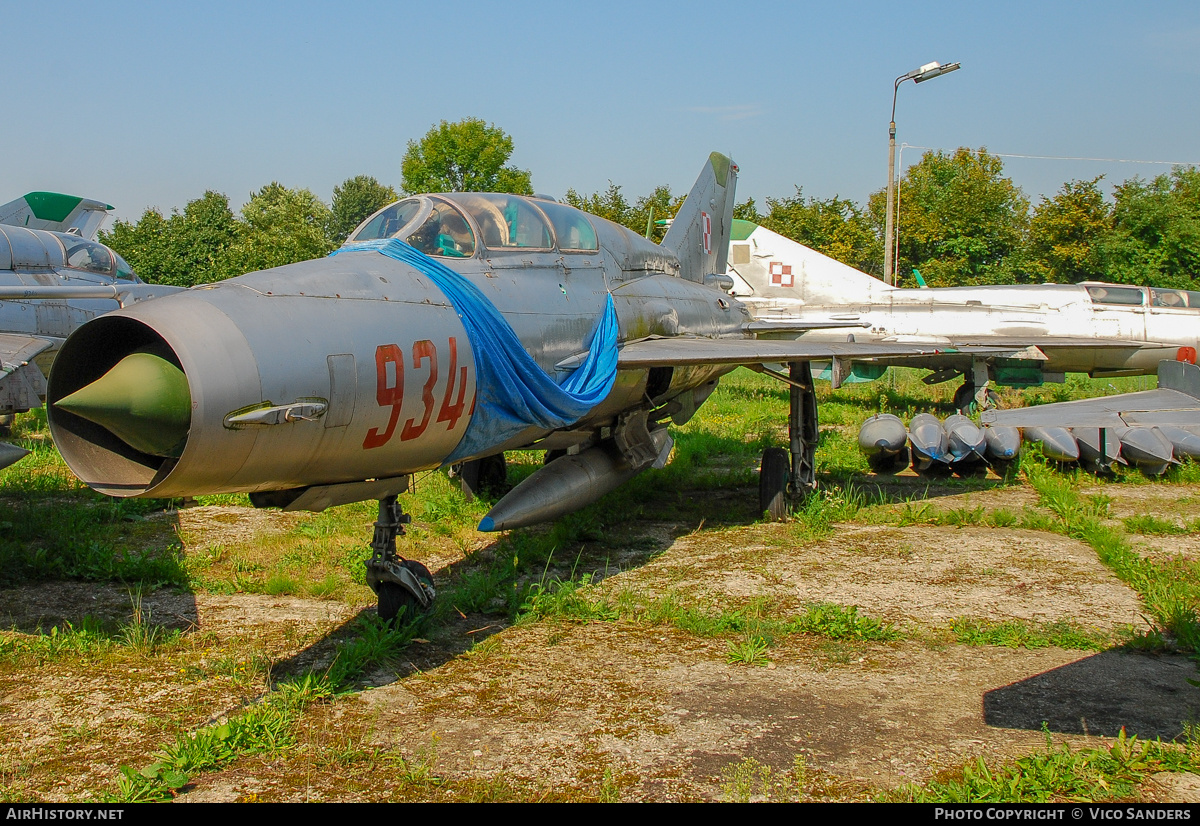 Aircraft Photo of 9344 | Mikoyan-Gurevich MiG-21UM | Poland - Air Force | AirHistory.net #821633