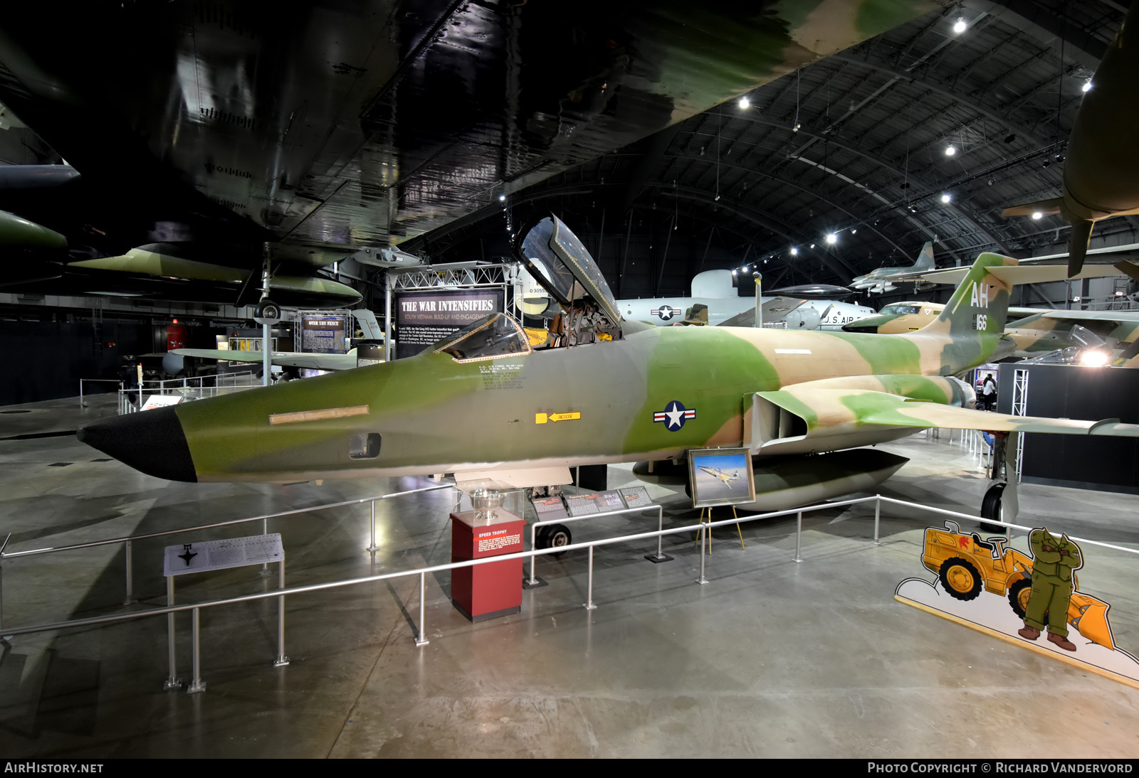 Aircraft Photo of 56-166 / AF56-166 | McDonnell RF-101C Voodoo | USA - Air Force | AirHistory.net #821671