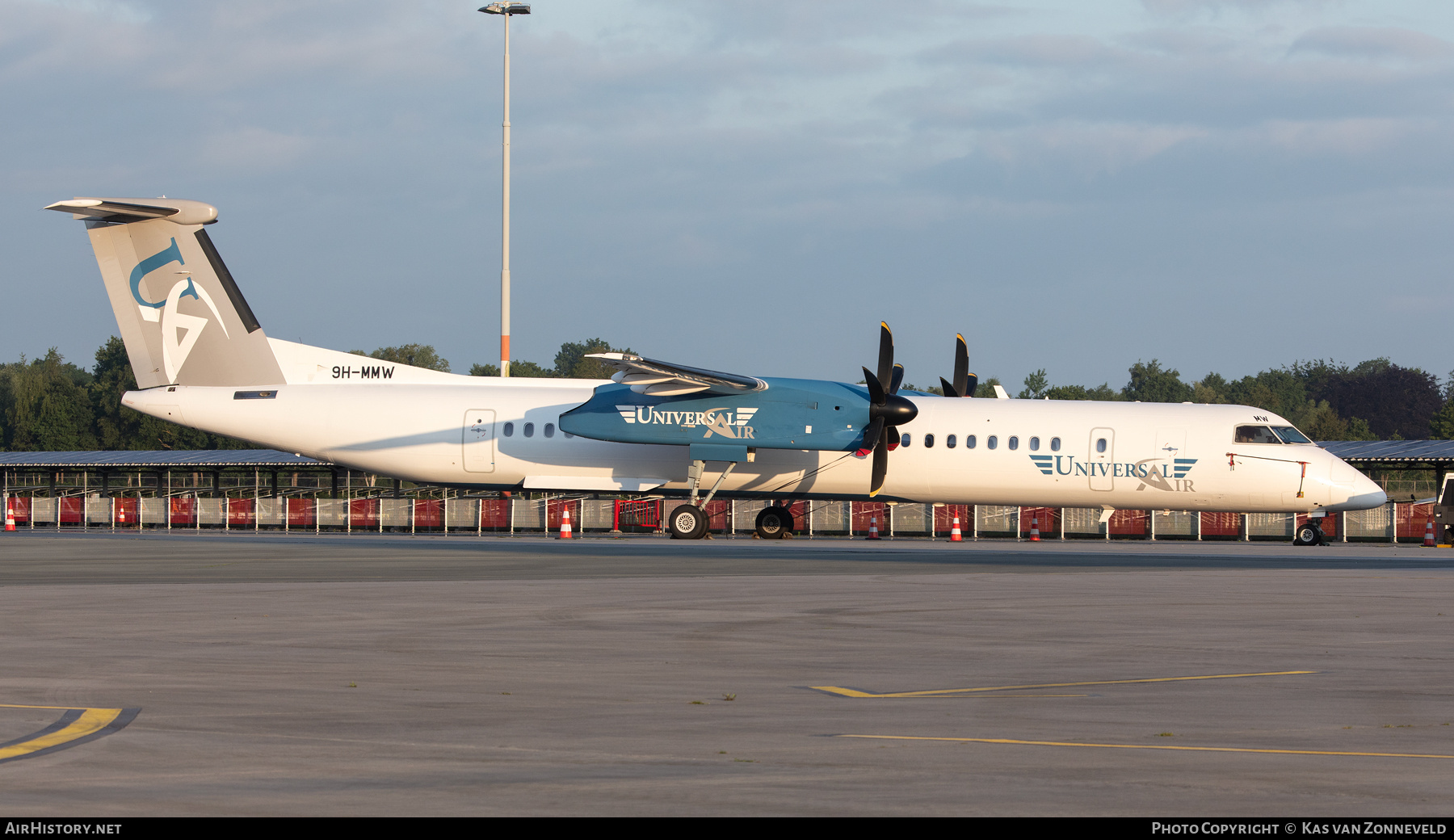 Aircraft Photo of 9H-MMW | Bombardier DHC-8-402 Dash 8 | Universal Air | AirHistory.net #821723