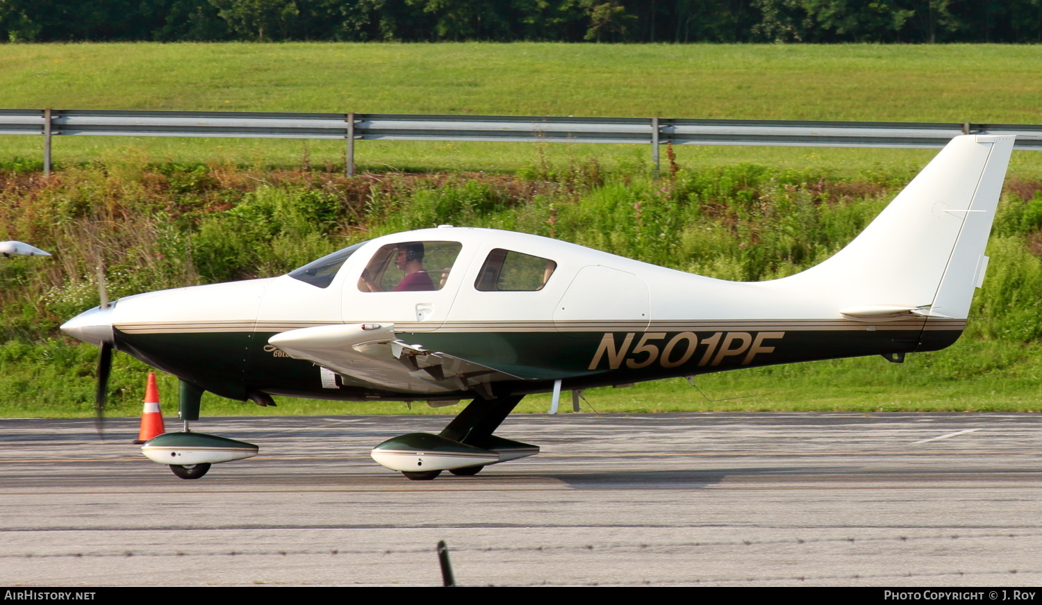 Aircraft Photo of N501PF | Lancair LC-40-550FG Columbia 300 | AirHistory.net #821727