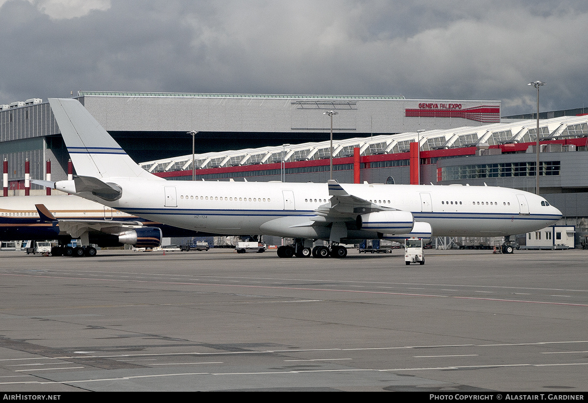 Aircraft Photo of HZ-124 | Airbus A340-211 | Saudi Arabian Government | AirHistory.net #821828