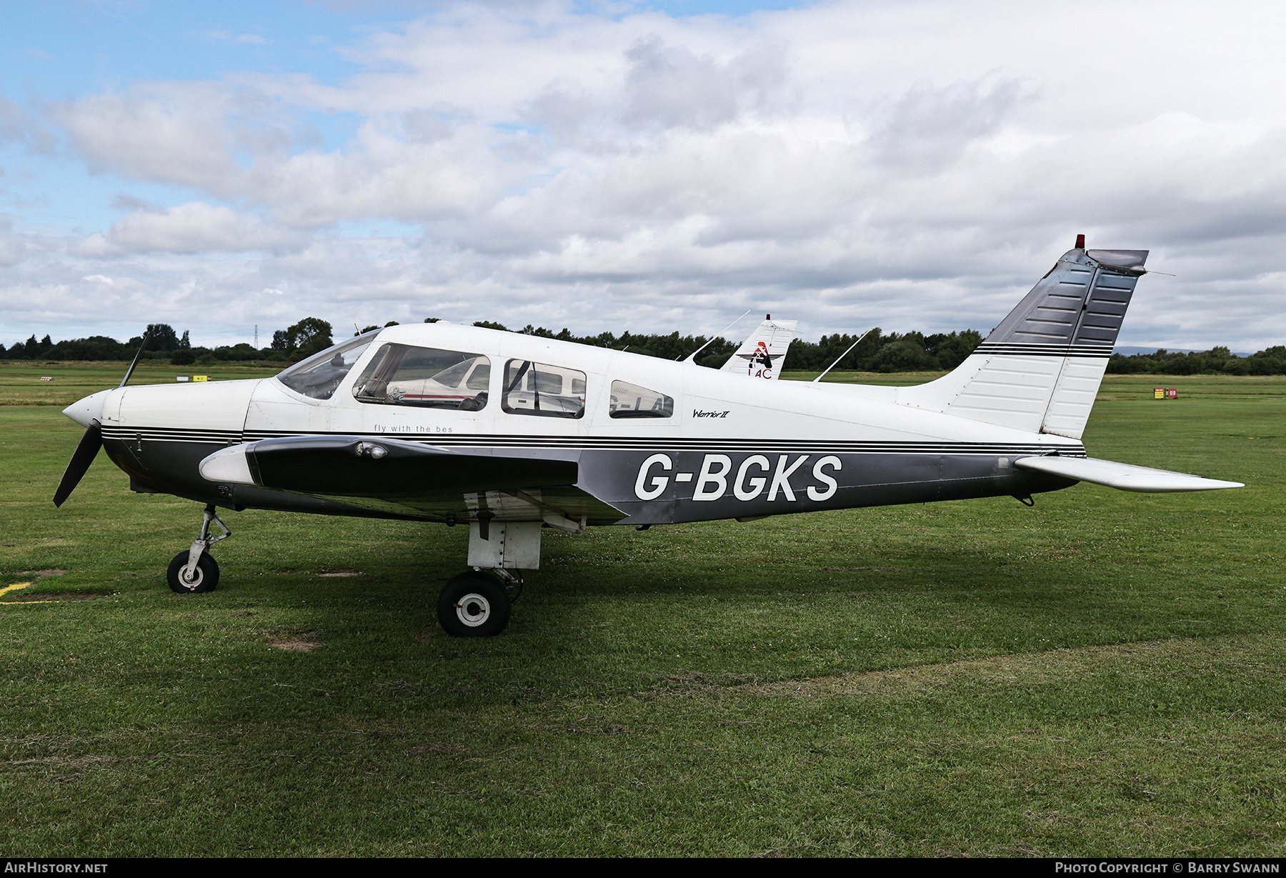 Aircraft Photo of G-BGKS | Piper PA-28-161 Cherokee Warrior II | AirHistory.net #821853