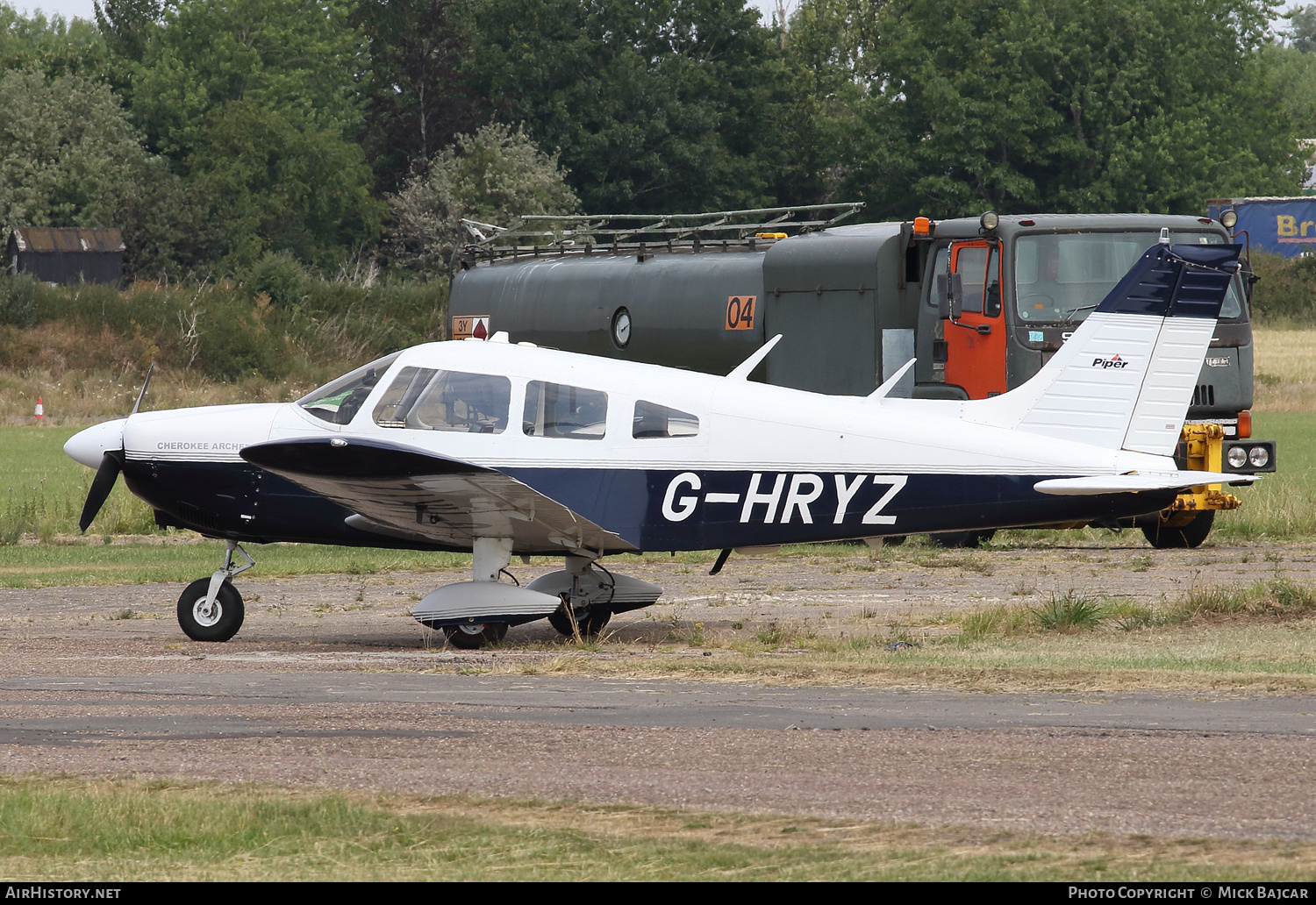 Aircraft Photo of G-HRYZ | Piper PA-28-180 Cherokee Archer | AirHistory.net #822070