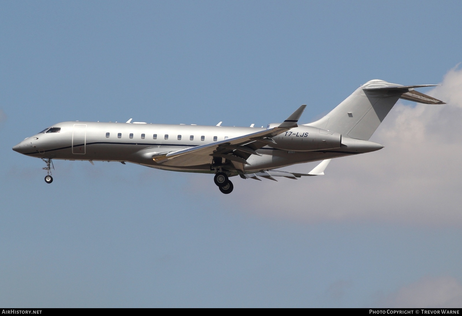 Aircraft Photo of T7-LJS | Bombardier Global 5000 (BD-700-1A11) | AirHistory.net #822082