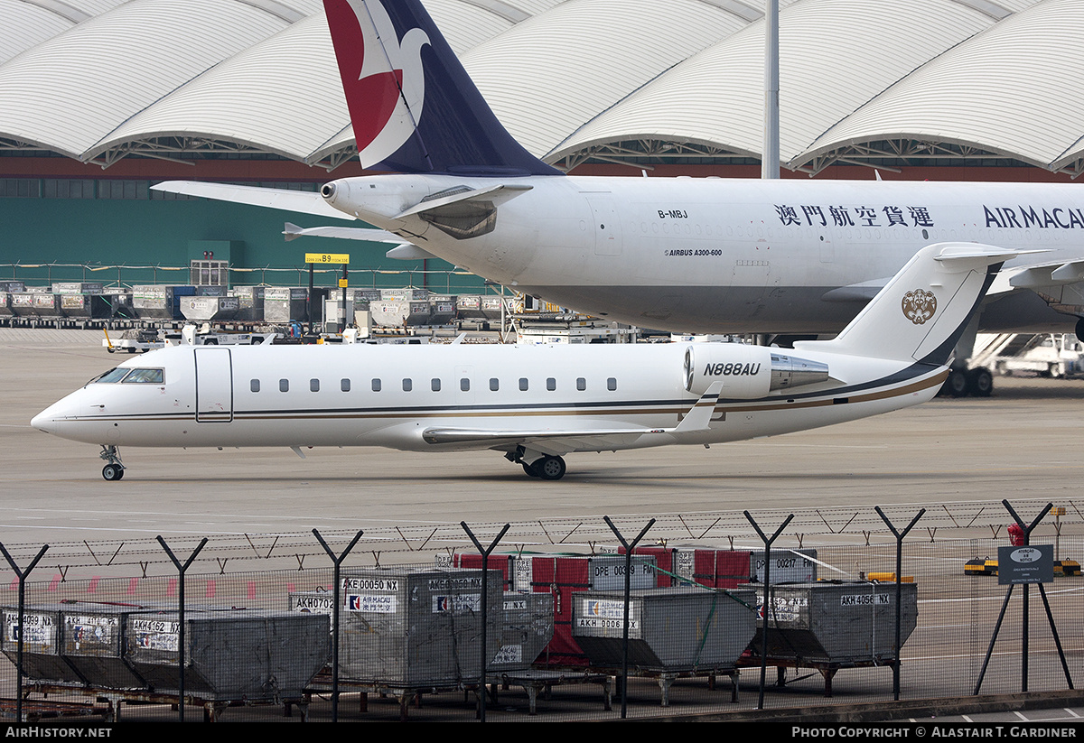 Aircraft Photo of N888AU | Bombardier CRJ-200ER (CL-600-2B19) | AirHistory.net #822101
