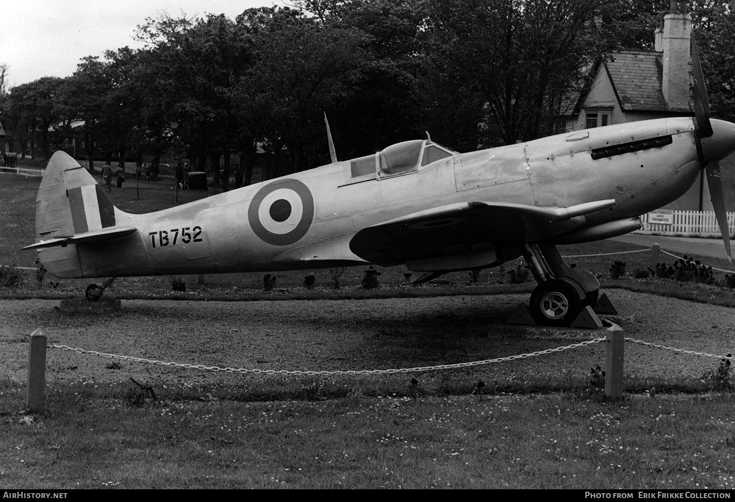 Aircraft Photo of TB752 | Supermarine 361 Spitfire LF16 | UK - Air Force | AirHistory.net #822114