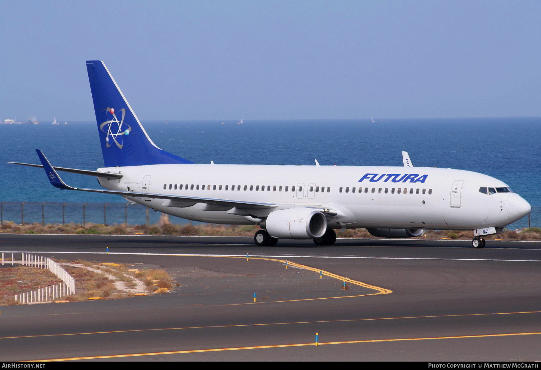 Aircraft Photo of EI-DMZ | Boeing 737-8FH | Futura International Airways | AirHistory.net #822118