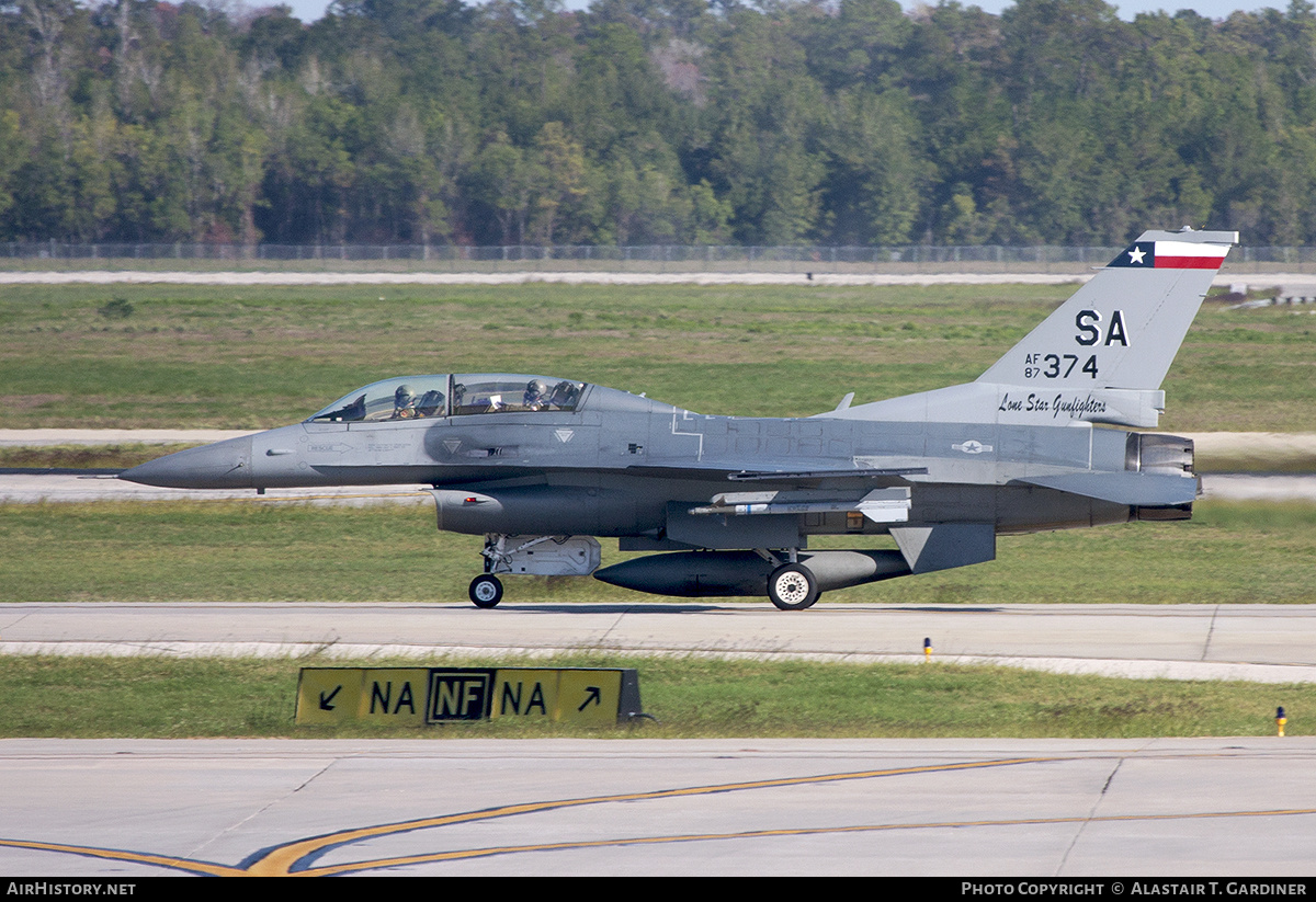 Aircraft Photo of 87-0374 / AF87-374 | General Dynamics F-16D Fighting Falcon | USA - Air Force | AirHistory.net #822305