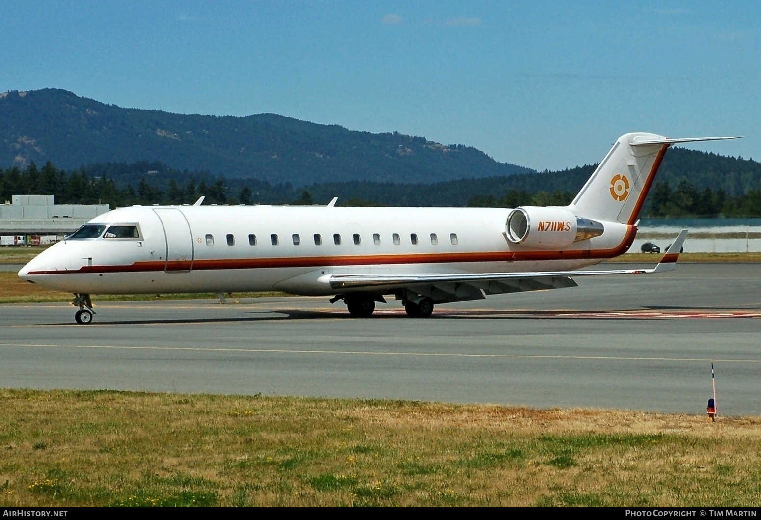 Aircraft Photo of N711WS | Bombardier Challenger 800 (CRJ-100SE/CL-600-2B19) | AirHistory.net #822326