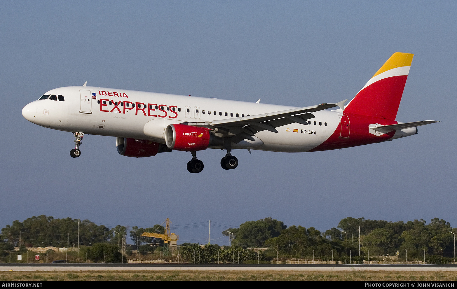 Aircraft Photo of EC-LEA | Airbus A320-214 | Iberia Express | AirHistory.net #822359