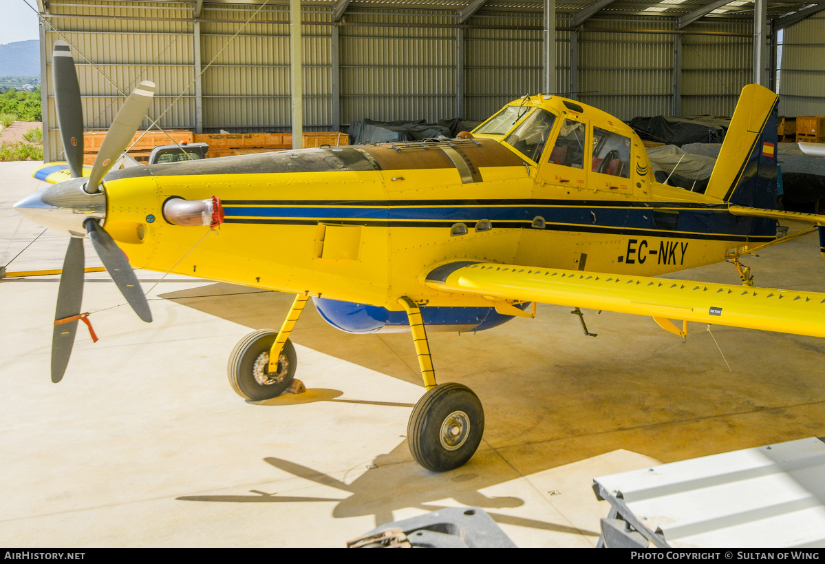 Aircraft Photo of EC-NKY | Air Tractor AT-802A | AirHistory.net #822563