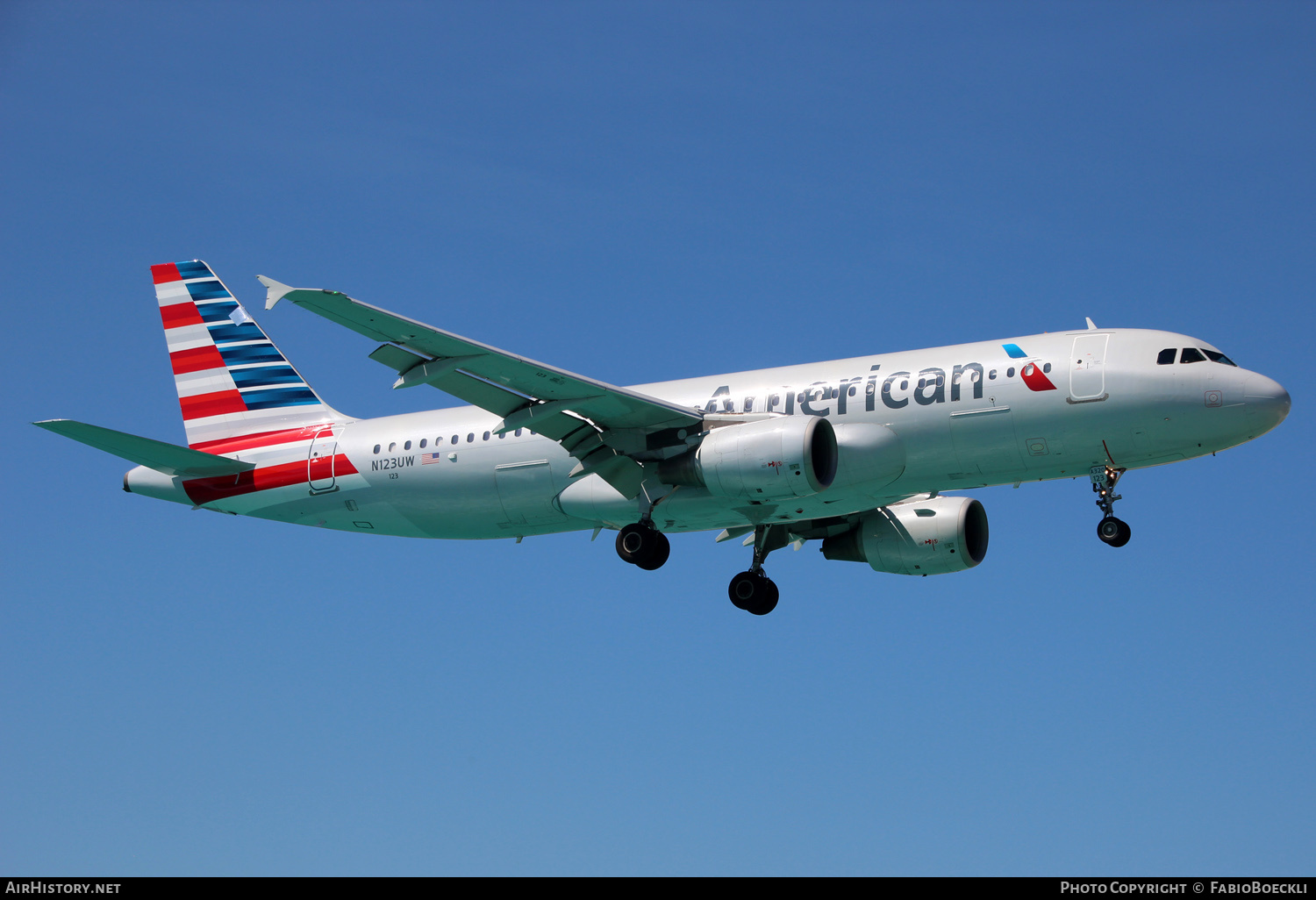 Aircraft Photo of N123UW | Airbus A320-214 | American Airlines | AirHistory.net #822618