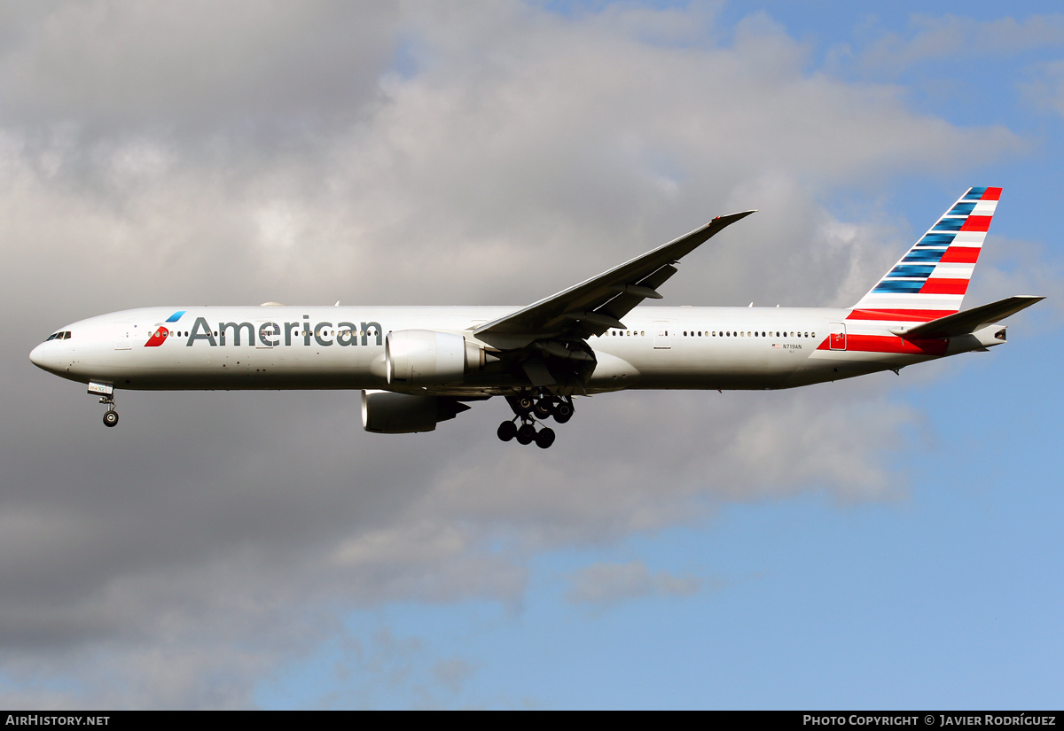 Aircraft Photo of N719AN | Boeing 777-323/ER | American Airlines | AirHistory.net #822619