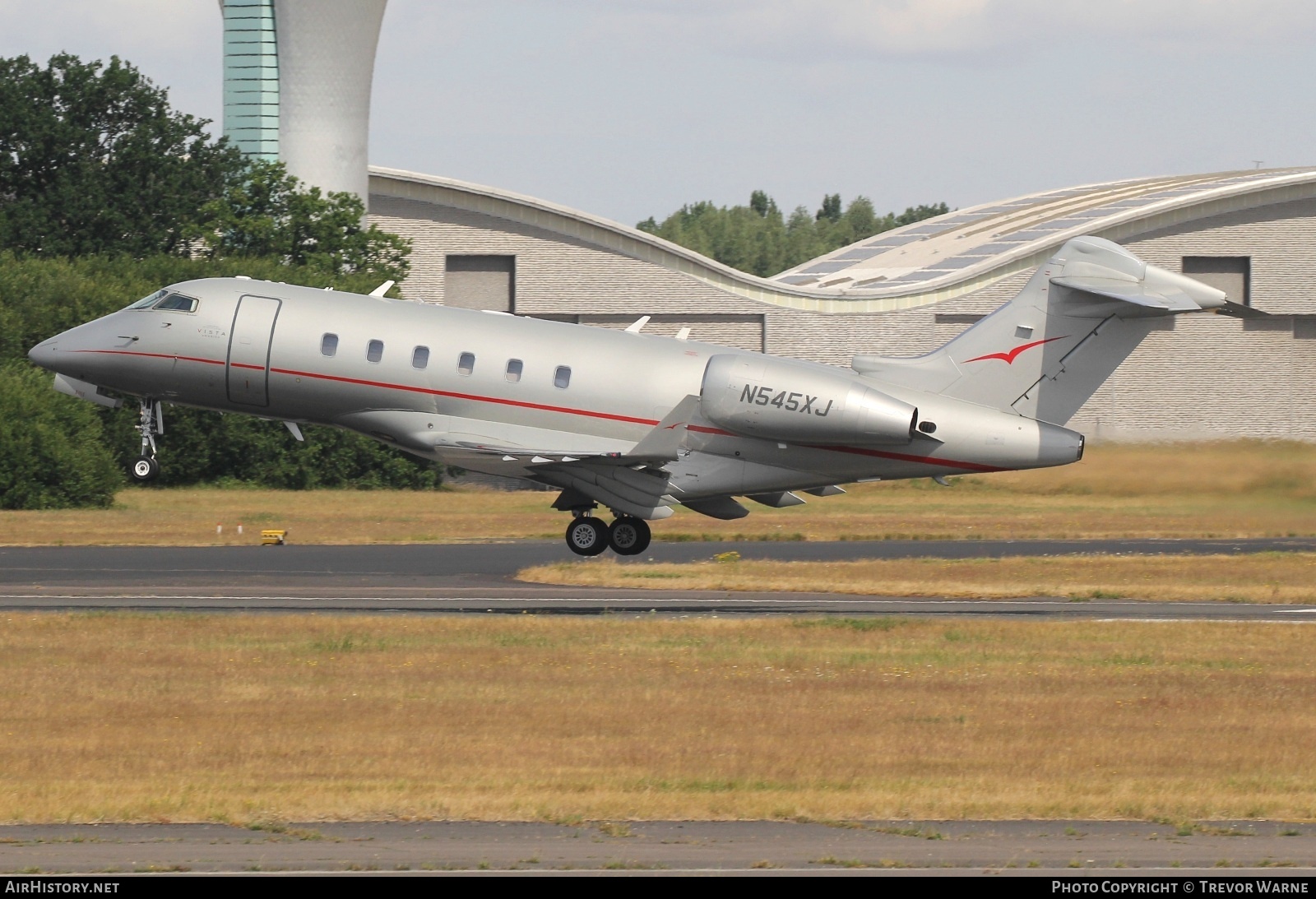 Aircraft Photo of N545XJ | Bombardier Challenger 300 (BD-100-1A10) | VistaJet | AirHistory.net #822706