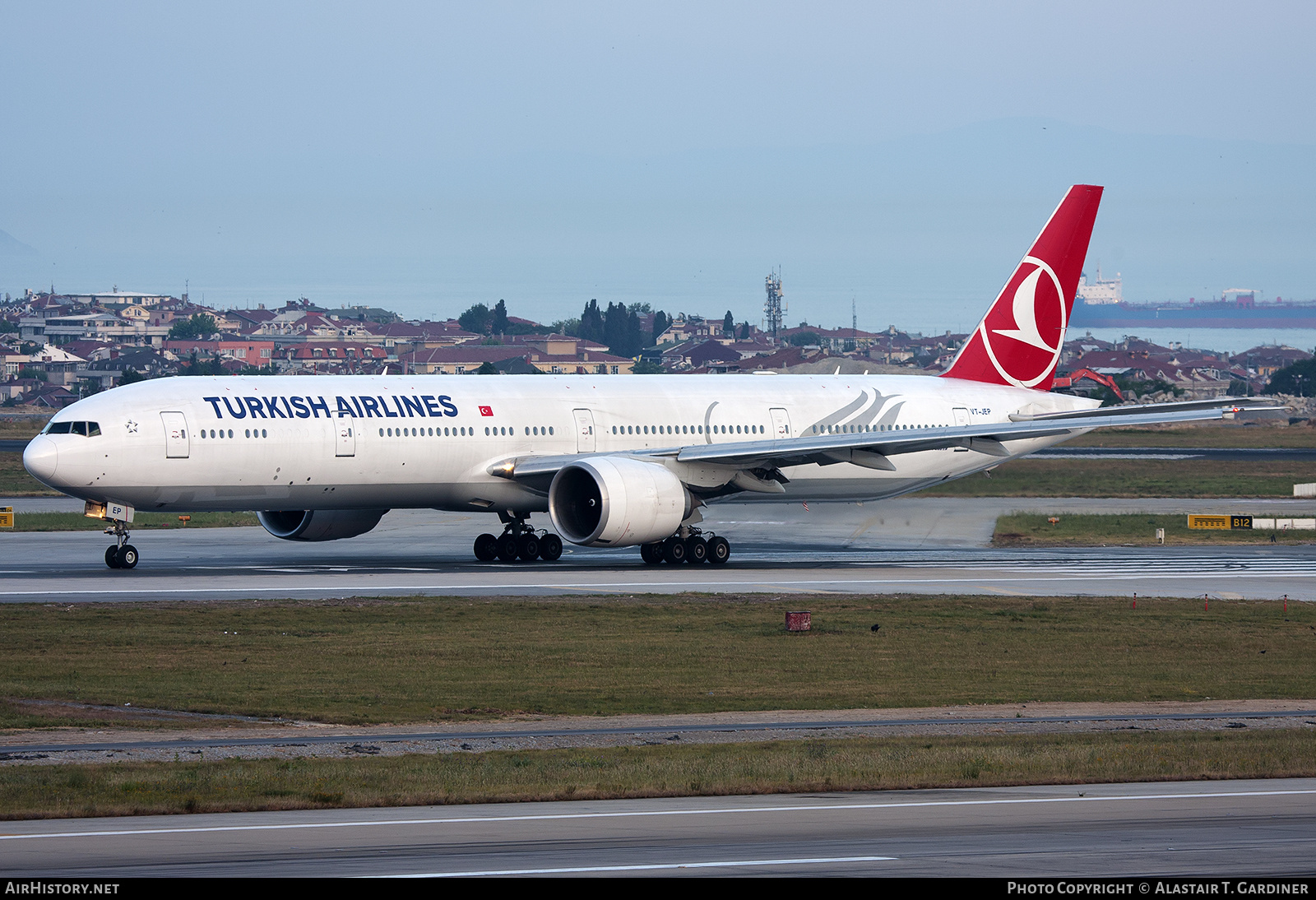 Aircraft Photo of VT-JEP | Boeing 777-35R/ER | Turkish Airlines | AirHistory.net #822777