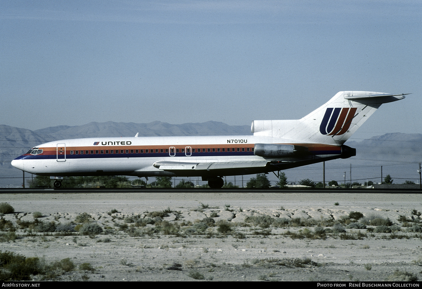 Aircraft Photo of N7010U | Boeing 727-22 | United Airlines | AirHistory.net #822880