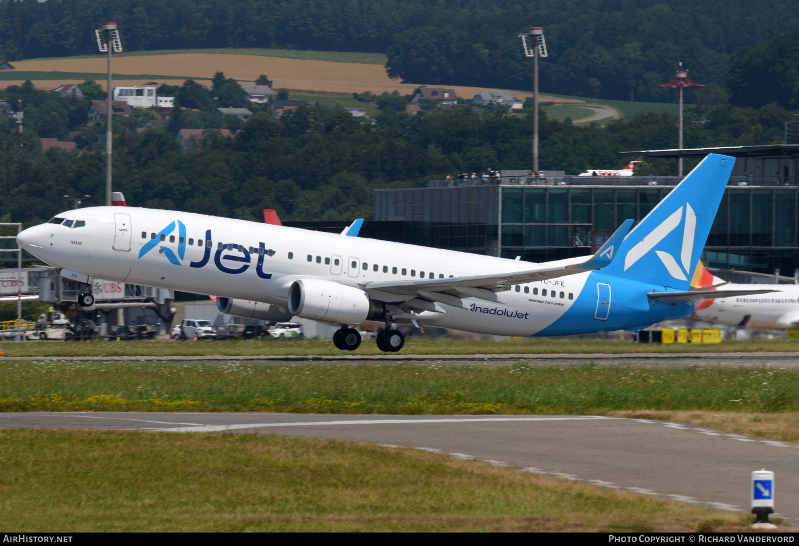 Aircraft Photo of TC-JFE | Boeing 737-8F2 | AJet - AnadoluJet | AirHistory.net #822950