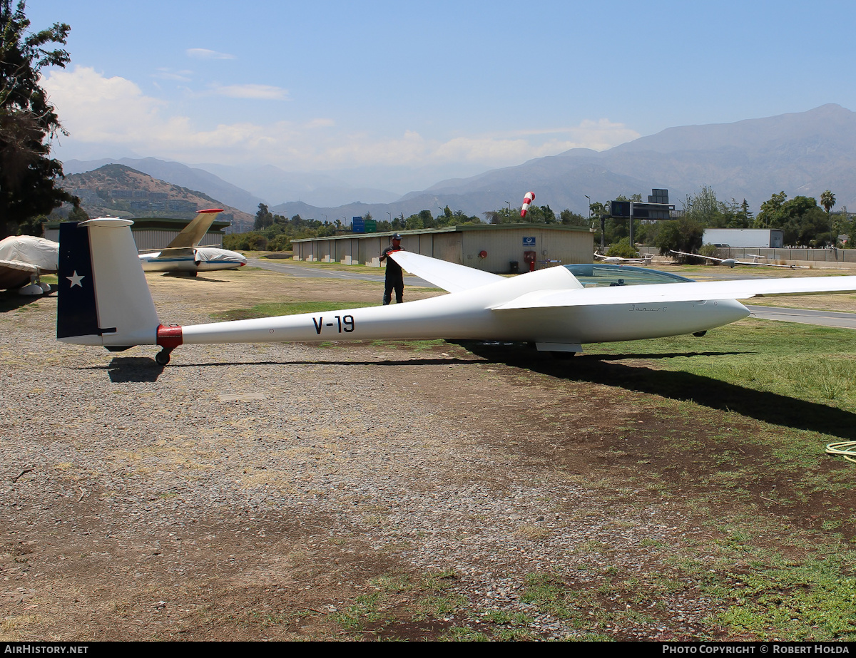 Aircraft Photo of V-19 | Schempp-Hirth HS-6 Janus C | Chile - Air Force | AirHistory.net #822994