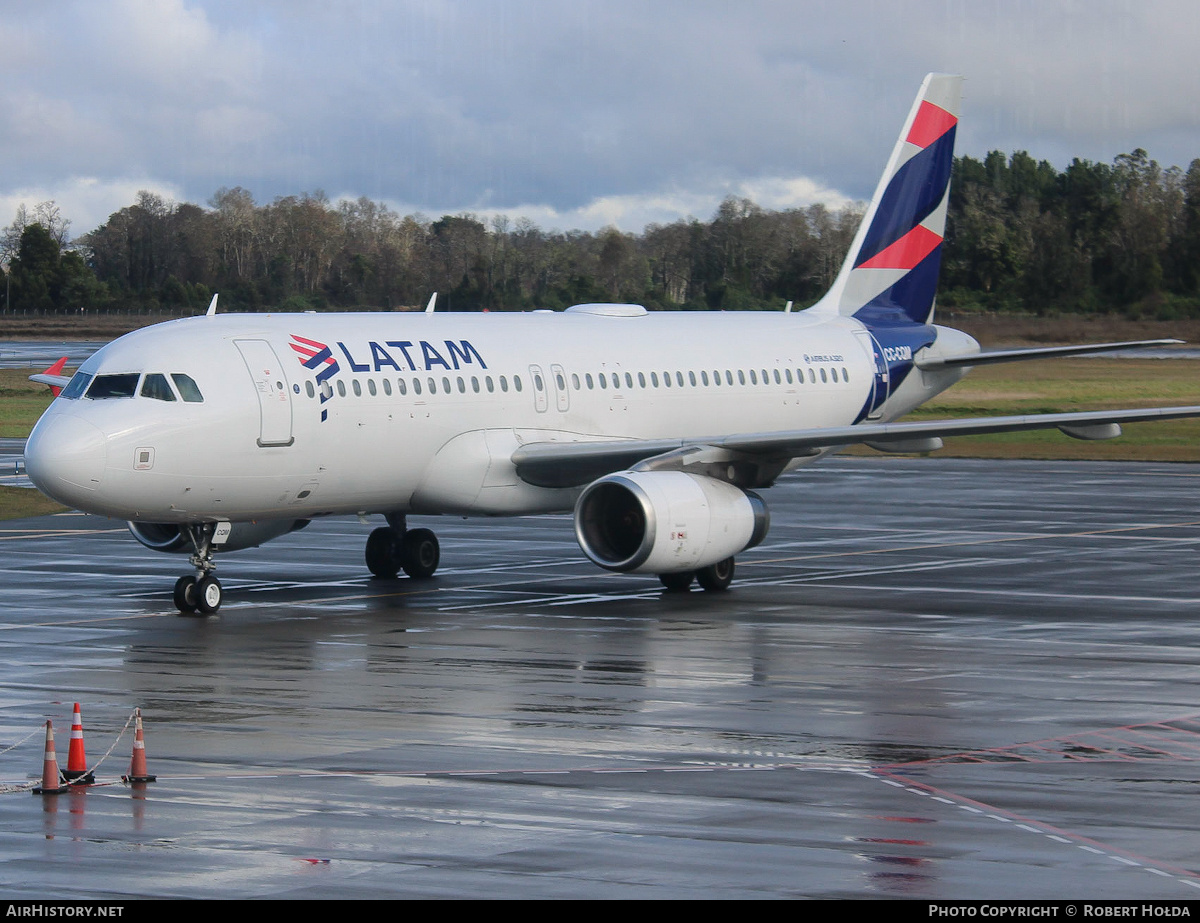 Aircraft Photo of CC-CQM | Airbus A320-233 | LATAM Airlines | AirHistory.net #823001