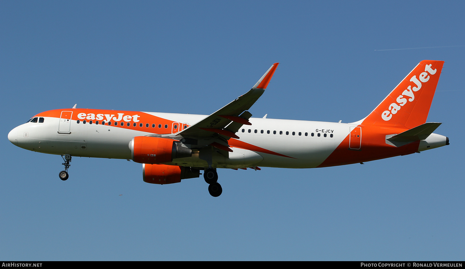 Aircraft Photo of G-EJCV | Airbus A320-214 | EasyJet | AirHistory.net #823059