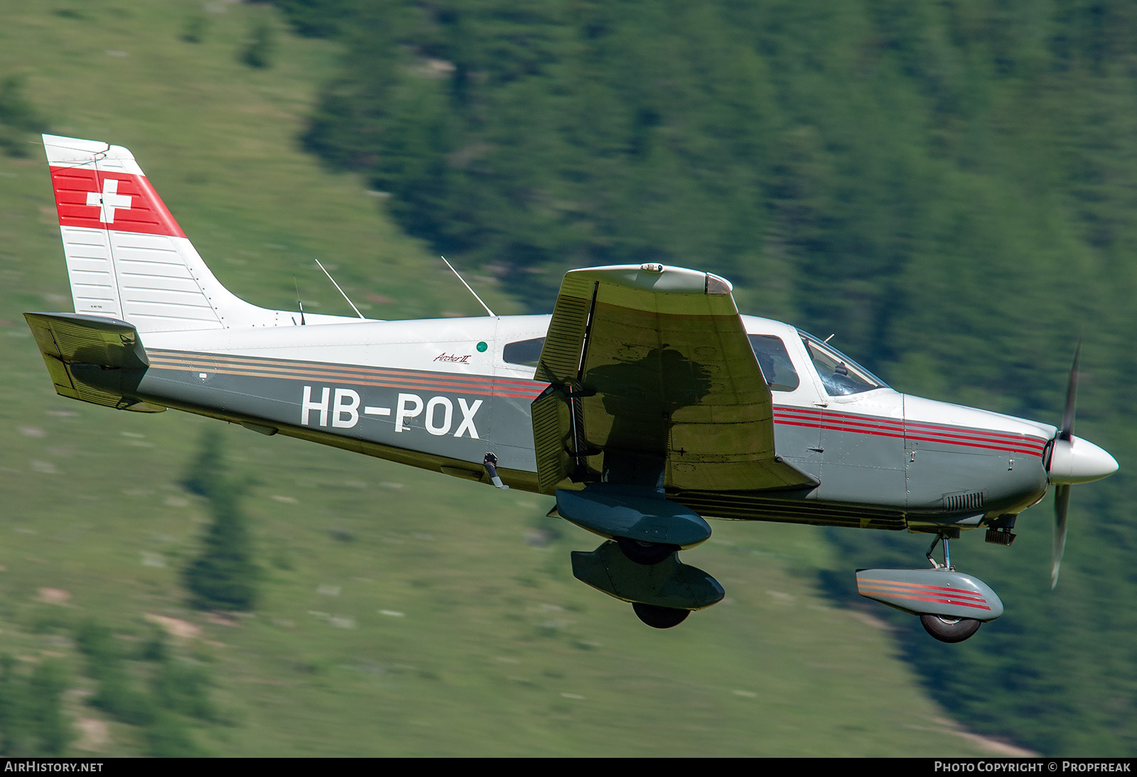 Aircraft Photo of HB-POX | Piper PA-28-181 Archer II | AirHistory.net #823076