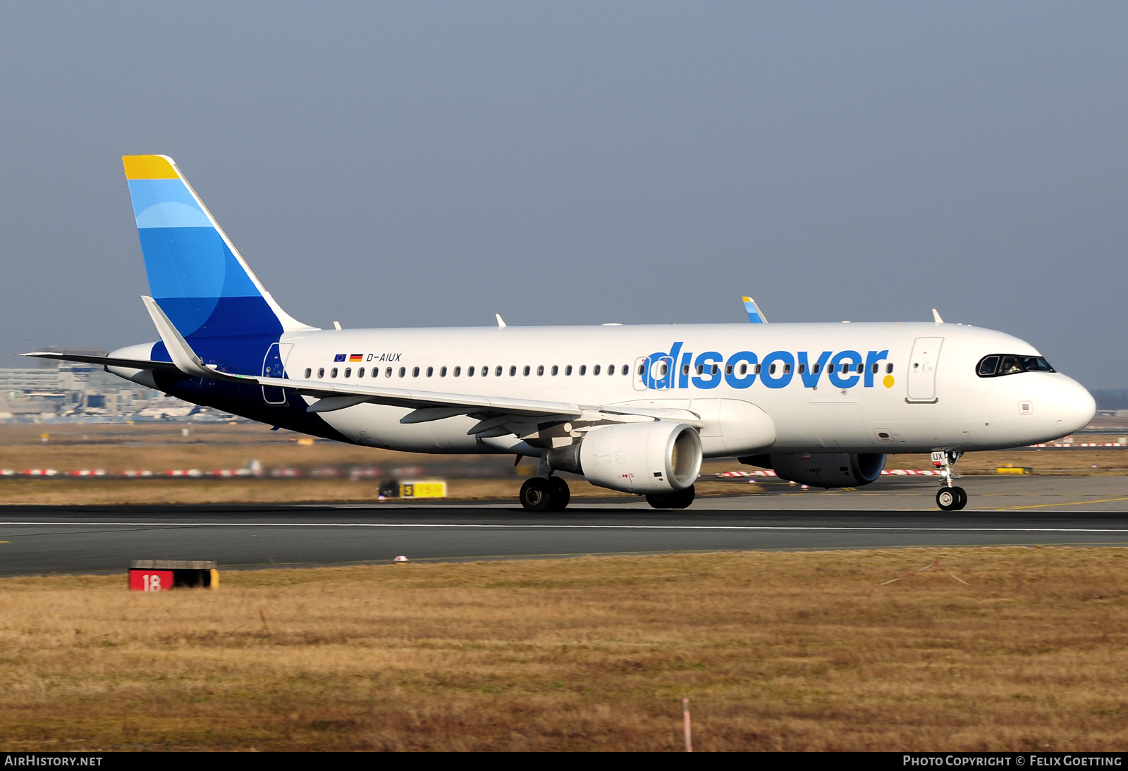 Aircraft Photo of D-AIUX | Airbus A320-214 | Discover Airlines | AirHistory.net #823101