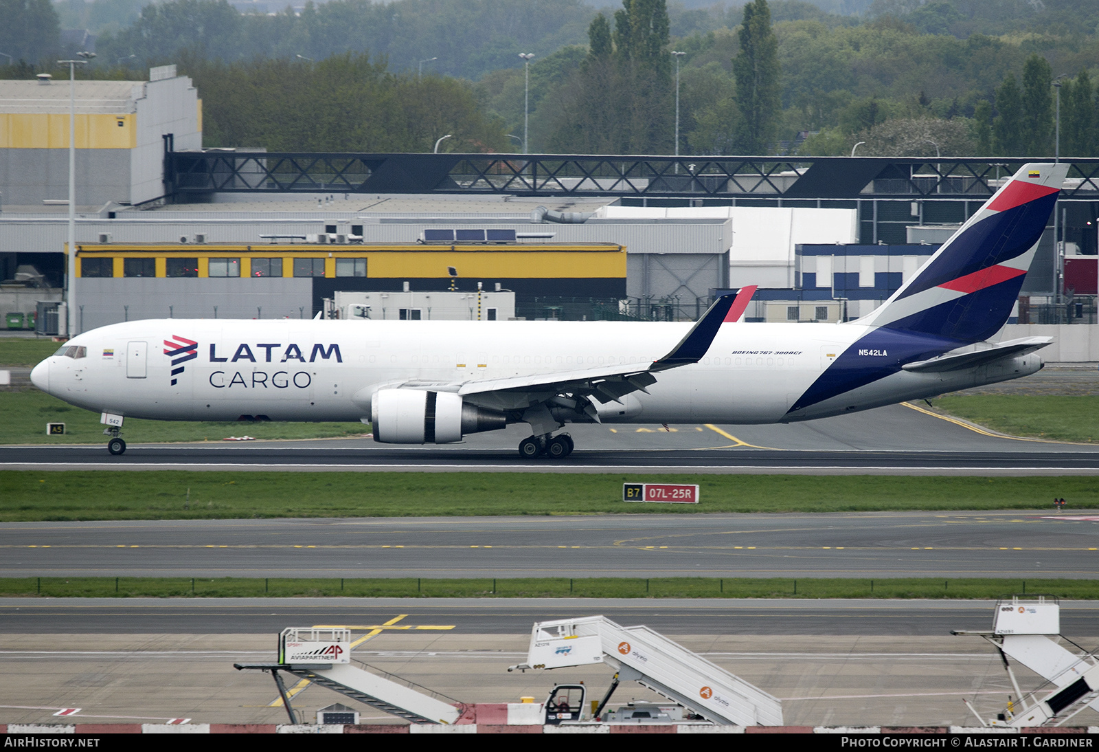 Aircraft Photo of N542LA | Boeing 767-316/ER(BCF) | LATAM Cargo | AirHistory.net #823105
