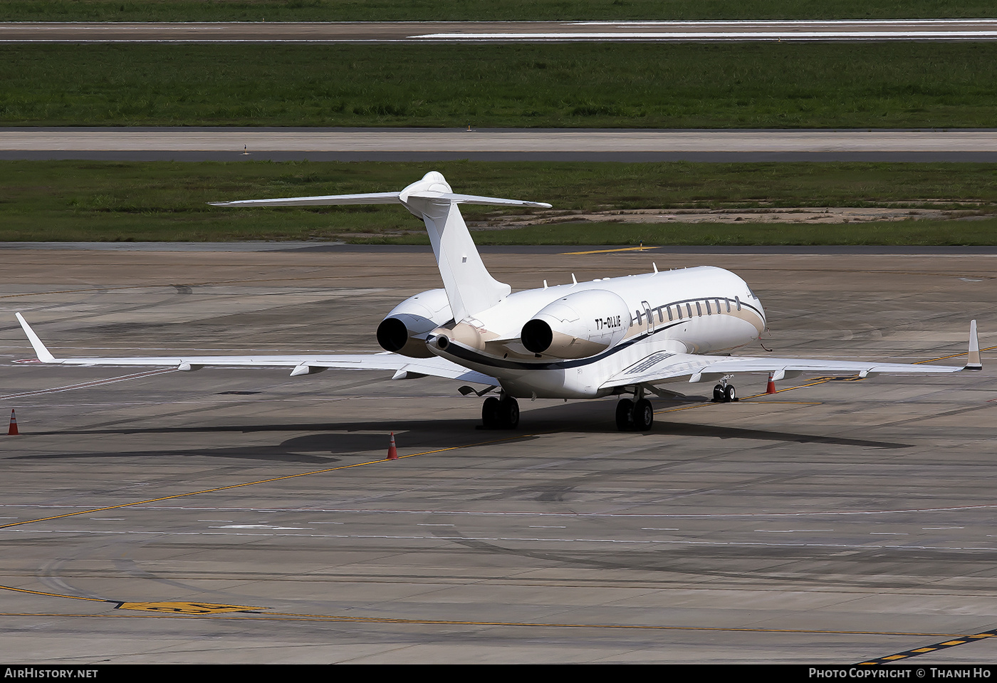 Aircraft Photo of T7-OLLIE | Bombardier Global 6500 (BD-700-1A10) | AirHistory.net #823111