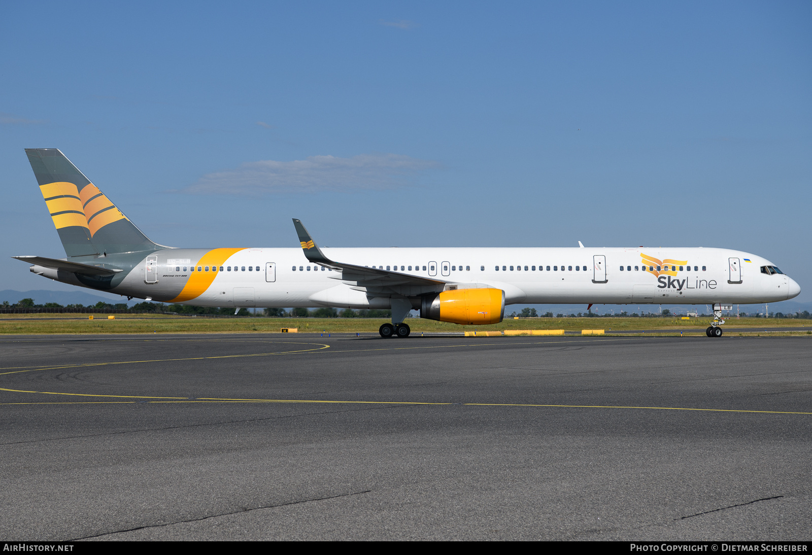 Aircraft Photo of UR-SLB | Boeing 757-330 | SkyLine Express Airline | AirHistory.net #823246