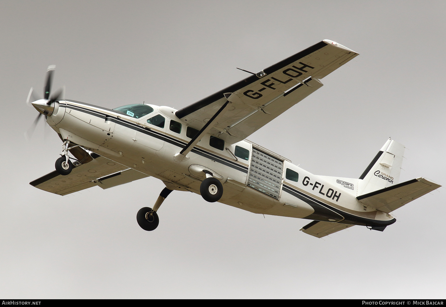 Aircraft Photo of G-FLOH | Cessna 208B Grand Caravan | Skydive Langar | AirHistory.net #823266