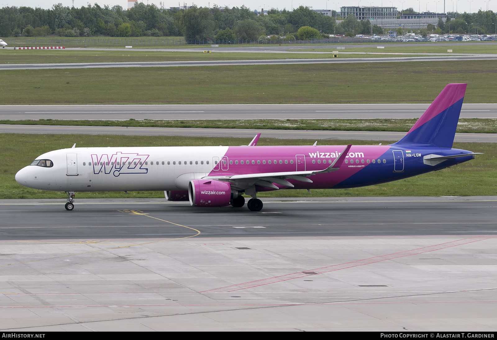 Aircraft Photo of HA-LGM | Airbus A321-271NX | Wizz Air | AirHistory.net #823357
