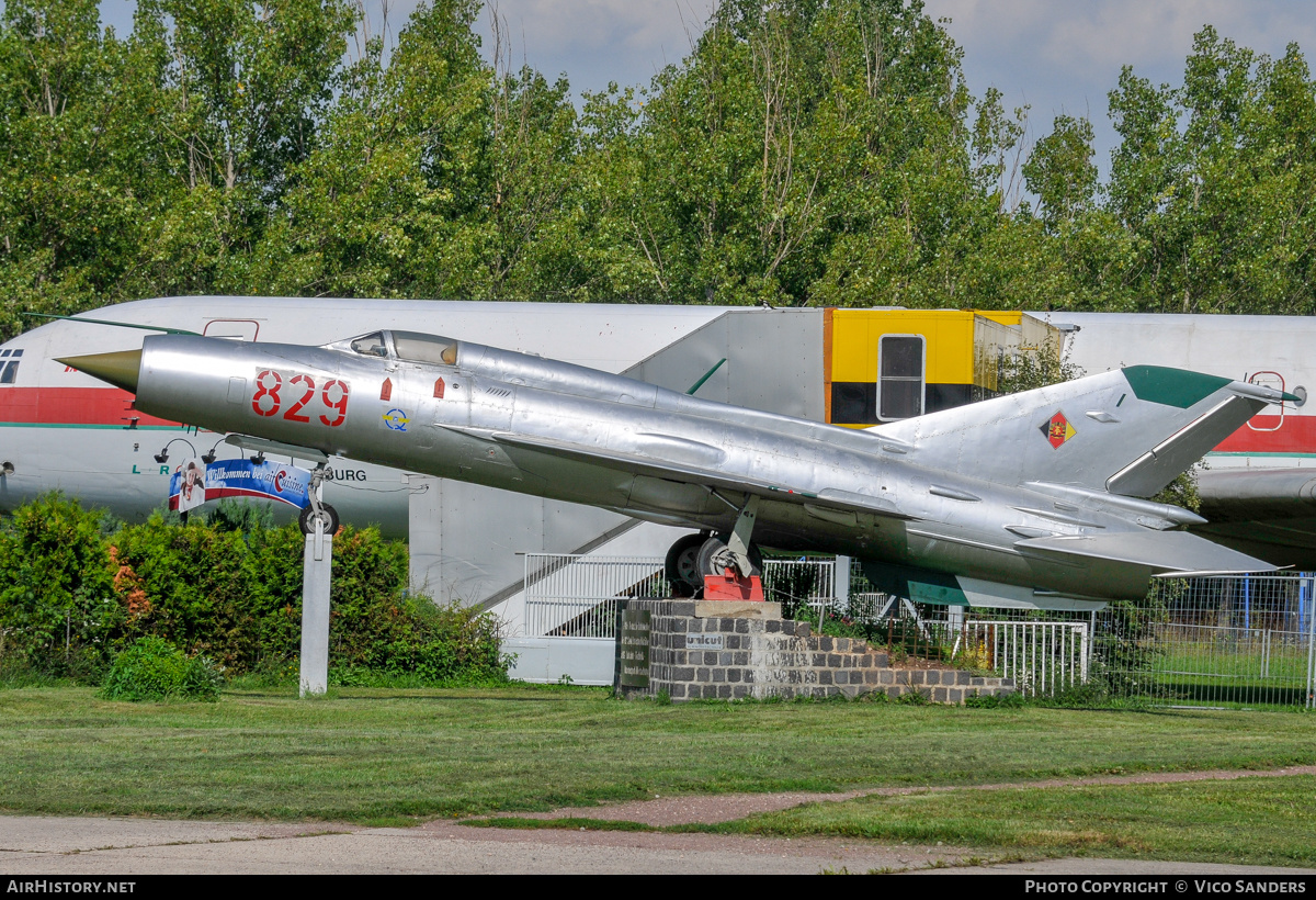 Aircraft Photo of 829 | Mikoyan-Gurevich MiG-21SPS | East Germany - Air Force | AirHistory.net #823359