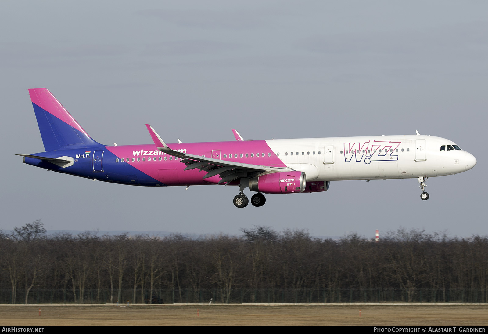 Aircraft Photo of HA-LTL | Airbus A321-231 | Wizz Air | AirHistory.net #823368