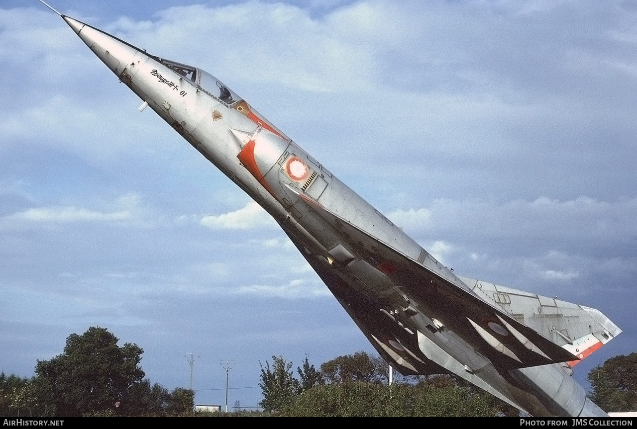 Aircraft Photo of 01 | Mirage IIIT | France - Air Force | AirHistory.net #823605
