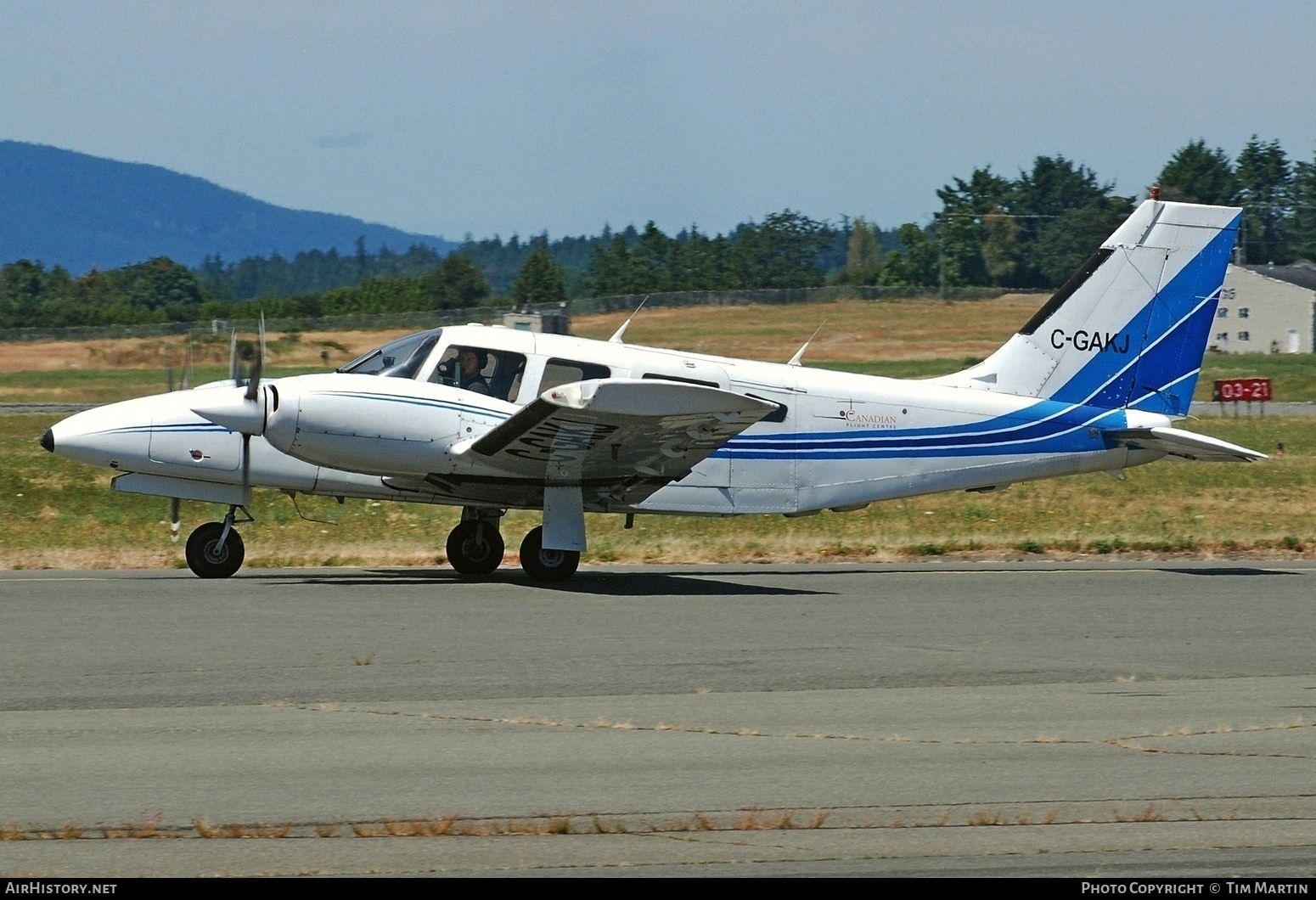 Aircraft Photo of C-GAKJ | Piper PA-34-220T Seneca III | Canadian Flight Centre | AirHistory.net #823653