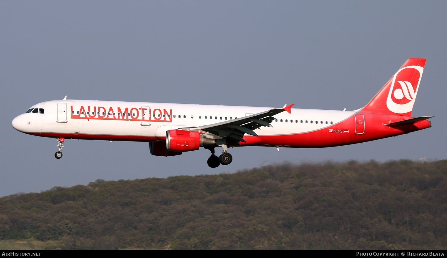 Aircraft Photo of OE-LCS | Airbus A321-211 | Laudamotion | AirHistory.net #823729