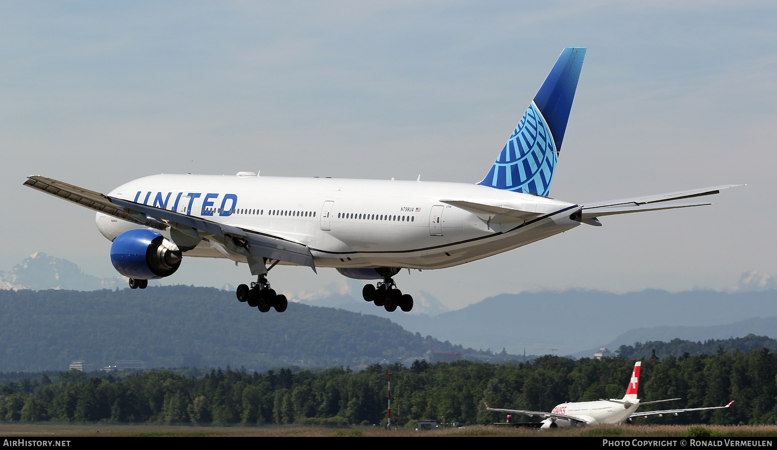 Aircraft Photo of N798UA | Boeing 777-222/ER | United Airlines | AirHistory.net #823752