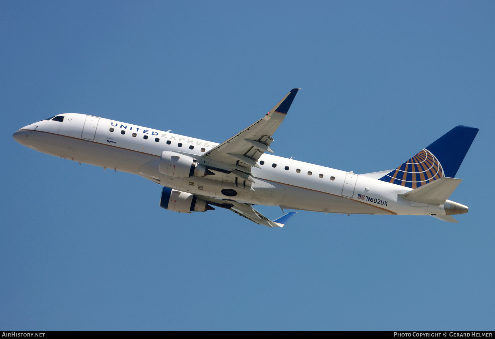 Aircraft Photo of N602UX | Embraer 175LL (ERJ-170-200LL) | United Express | AirHistory.net #823759